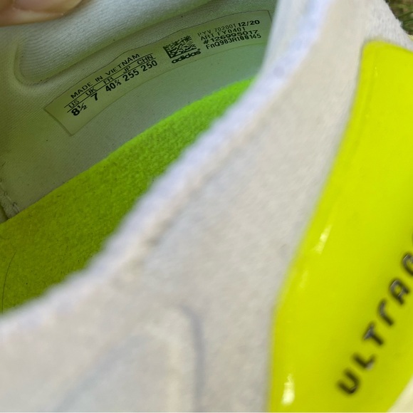 adidas Ultra Boost 21, Womens 8.5, White Solar Green - Picture 13 of 14